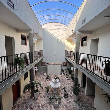 Pousada Golden House - Proxima Ao Thermas No Centro De Aguas Águas de São Pedro エクステリア 写真
